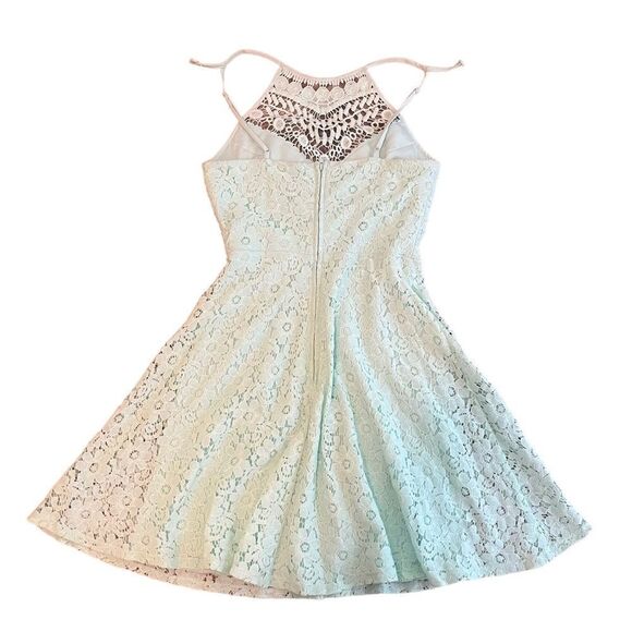 B. Darlin Dress Size 1/2 Sleeveless Halter Neck Fit-And-Flare Lace Teal​​ - Picture 2 of 9